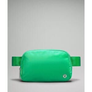 Lululemon Everywhere Belt Bag 1L Volume Green NWT